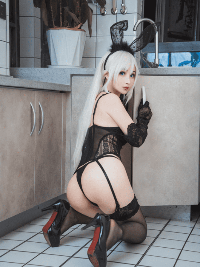 rioko凉凉子-兼职是修女的兔子小姐[30P/413MB]