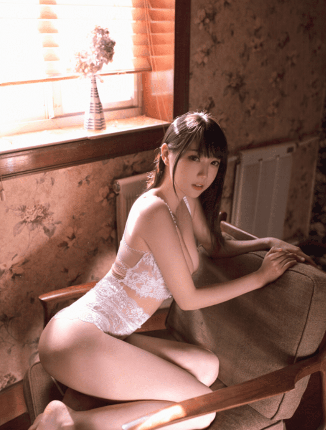 周叽是可爱兔兔-阁楼少女[34P/324MB]