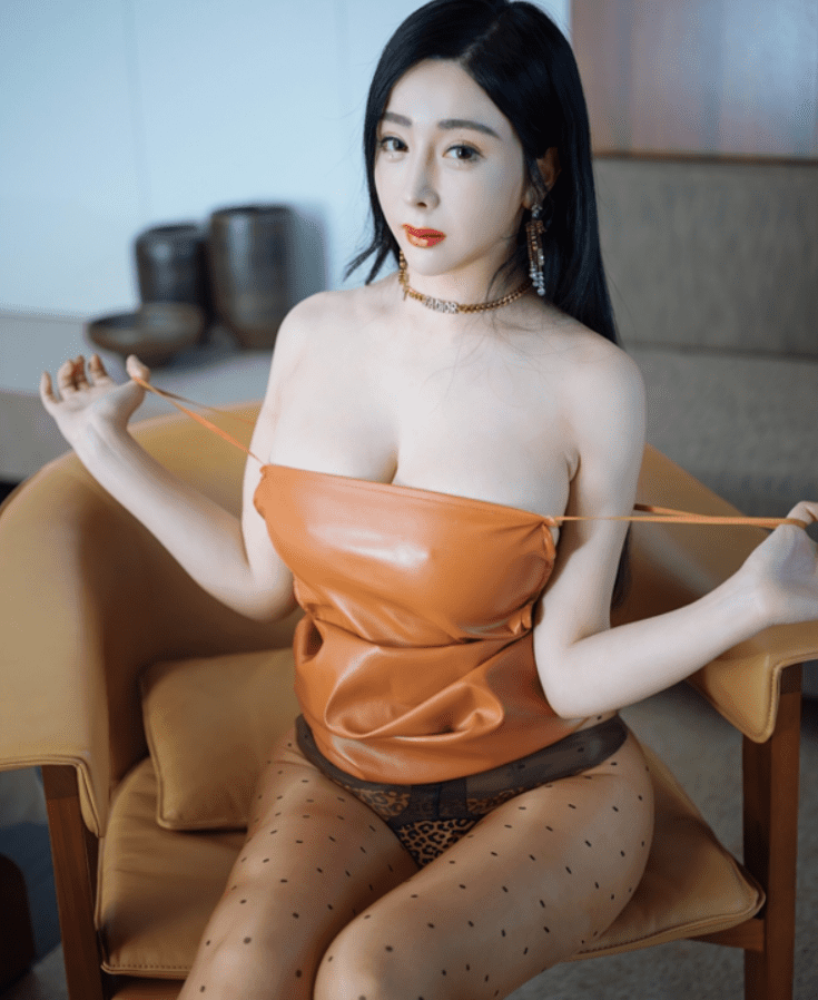 [HuaYang花漾] 2021.01.28 VOL.359 允尔 [43P/471MB]