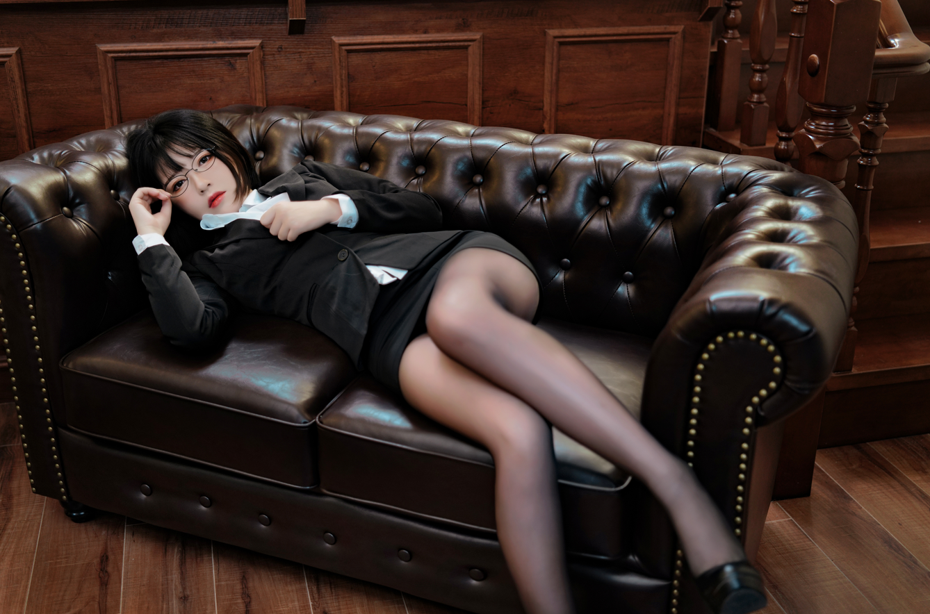 半半子–NO.047 OL様[37P-108MB]