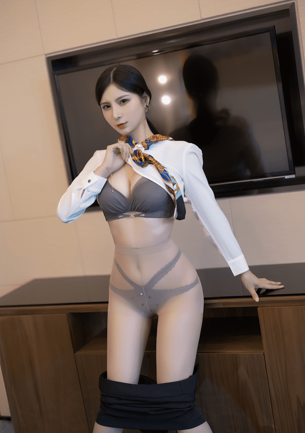 [XiuRen秀人网] 2021.09.09 No.3921 小蛮妖Yummy 优雅华丽的靓丽制服OL [70+1P 592M]