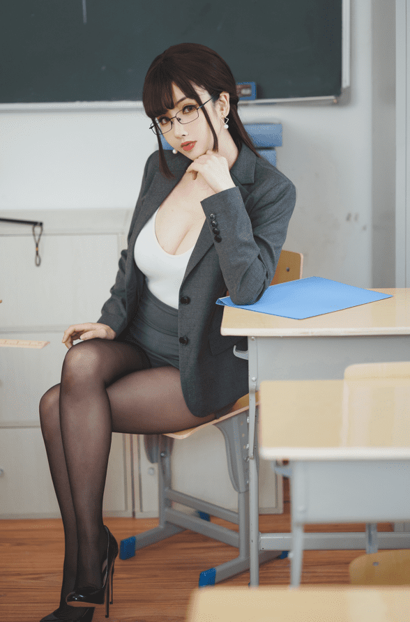 【抢鲜】rioko凉凉子–NO.085 奇怪的老师[25P-196MB]