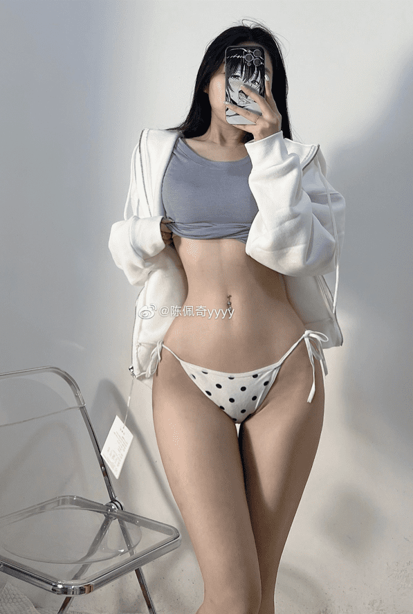 【微密圈】陈佩奇yyyy最新图集 【1414P/70V/4.97G 】