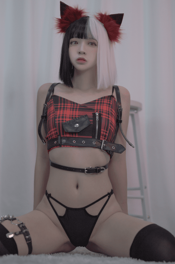 疯猫ss – NO.125 黑白魔女库伊拉 [40P-566MB]