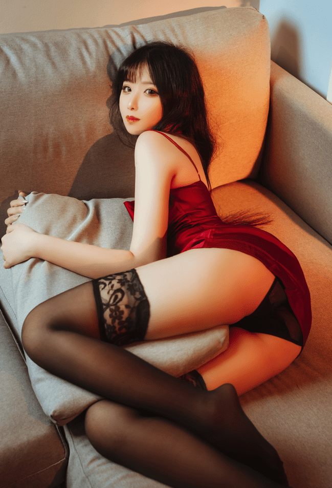 熊丫丫 – NO.01 红色睡裙 [15P-123MB]