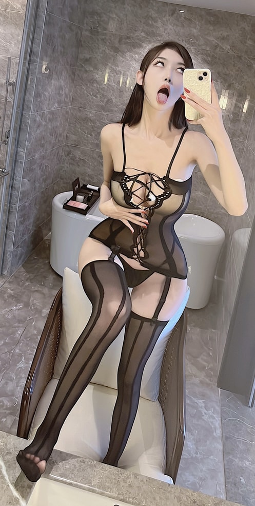 【微密圈】脸红Dearie-吊带黑丝[27P1V-108MB]