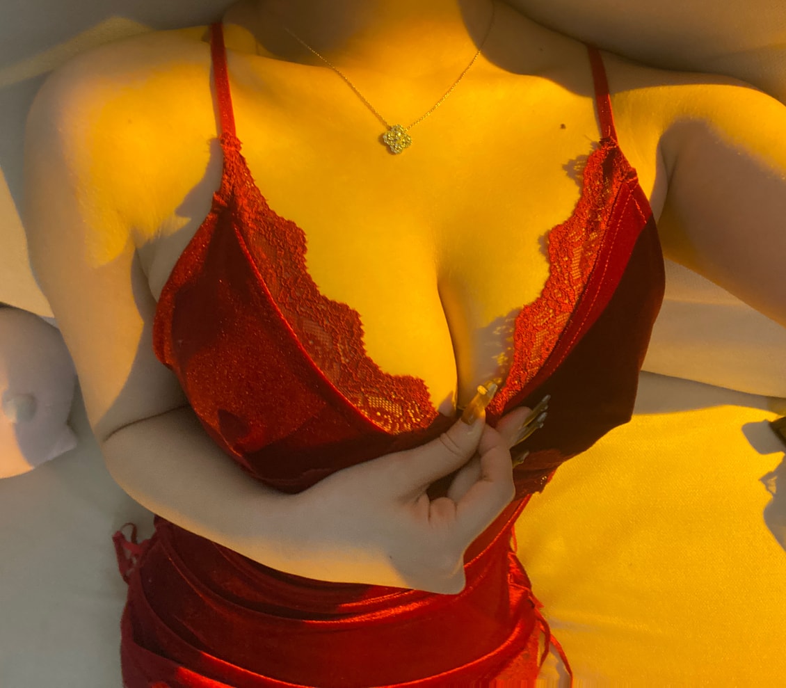 【微密圈】安妮_yo-红色妙杀[21P1V-207MB]