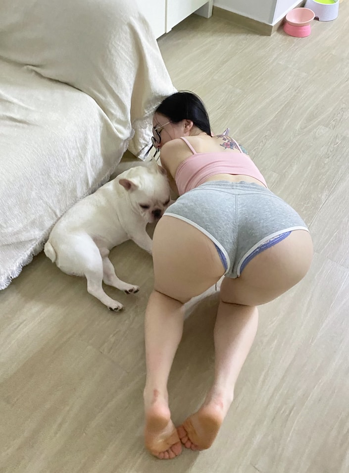 【微密圈】铁锤姐姐-爱你的姿势[21P-39MB]