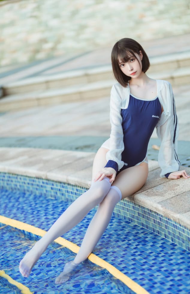 许岚LAN NO.30 泳池竟泳 [40P-365M]