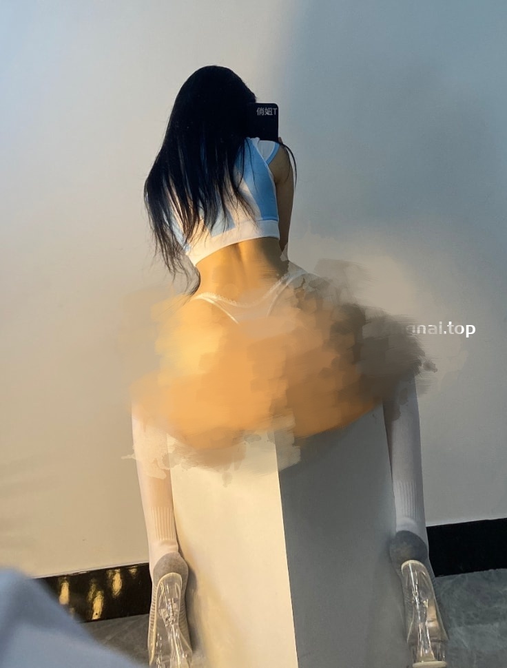 【微-密】俏妞qiaoniuTT-进来看球 [32P1V-113M]