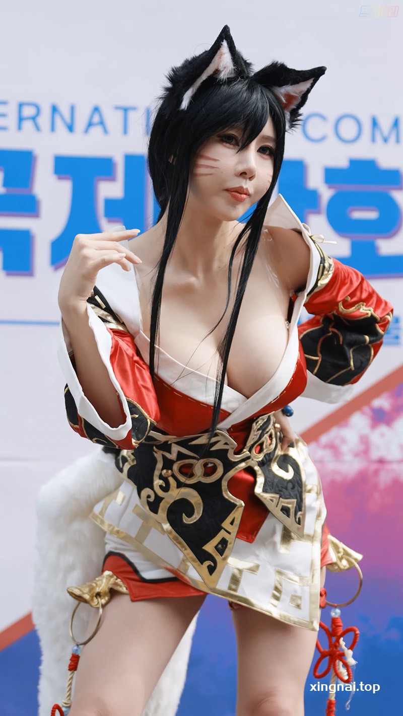 [展会]2022国际漫画节宋珠儿近距拍摄Cosplay九尾妖狐拍照时间[4v/2.8G]