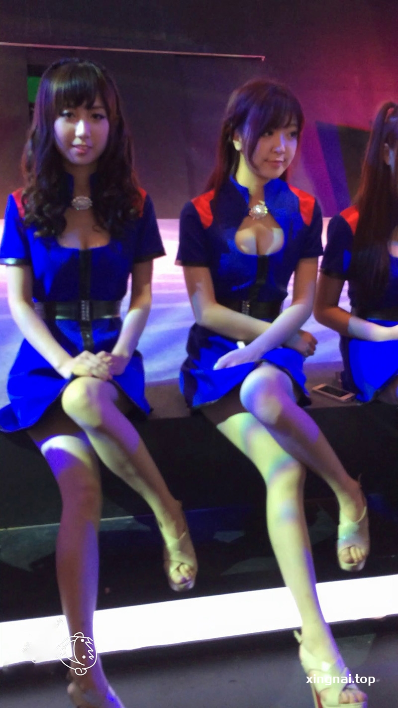 [展会]ChinaJoy超级性感修长美腿美女模特2则