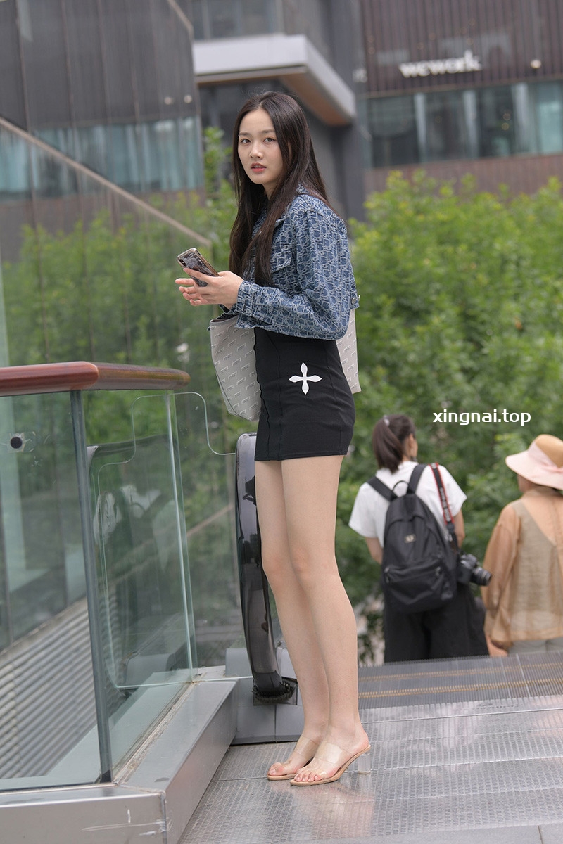 [街拍]792.黑色短裙大长腿美女[图片/9.34GB]