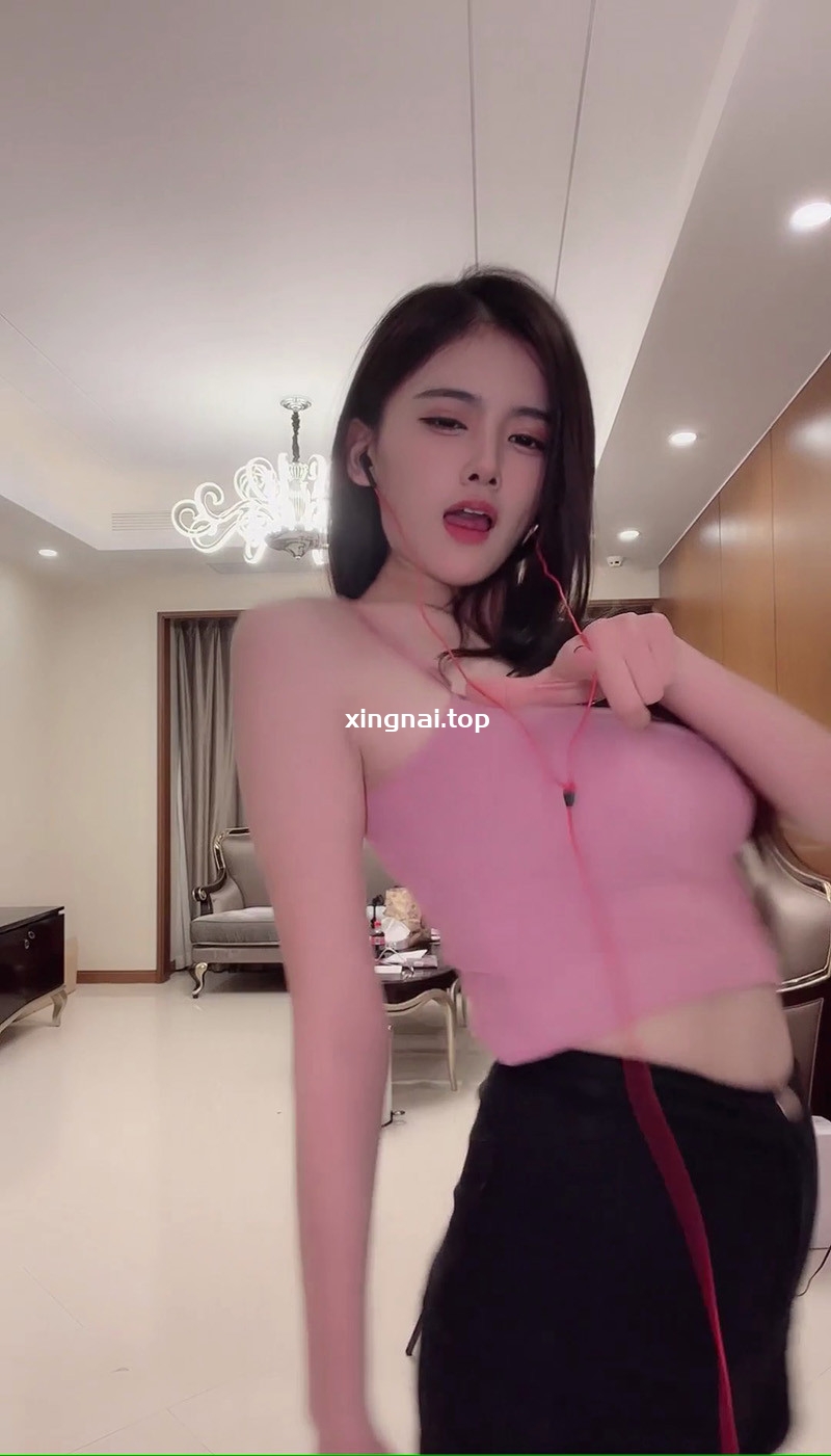 [小姐姐]抖音主播Ava兔兔兔好会扭[6v/712.6MB]