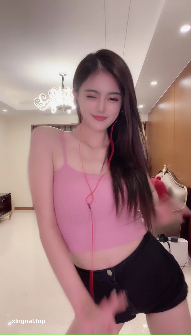 [小姐姐]抖音主播Ava兔兔兔好会扭[6v/712.6MB]