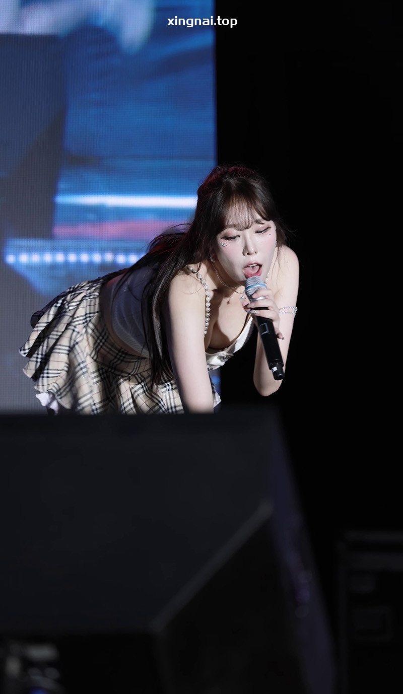 [饭拍]韩国女团Girl Crush ZIA-Rollin超短裙