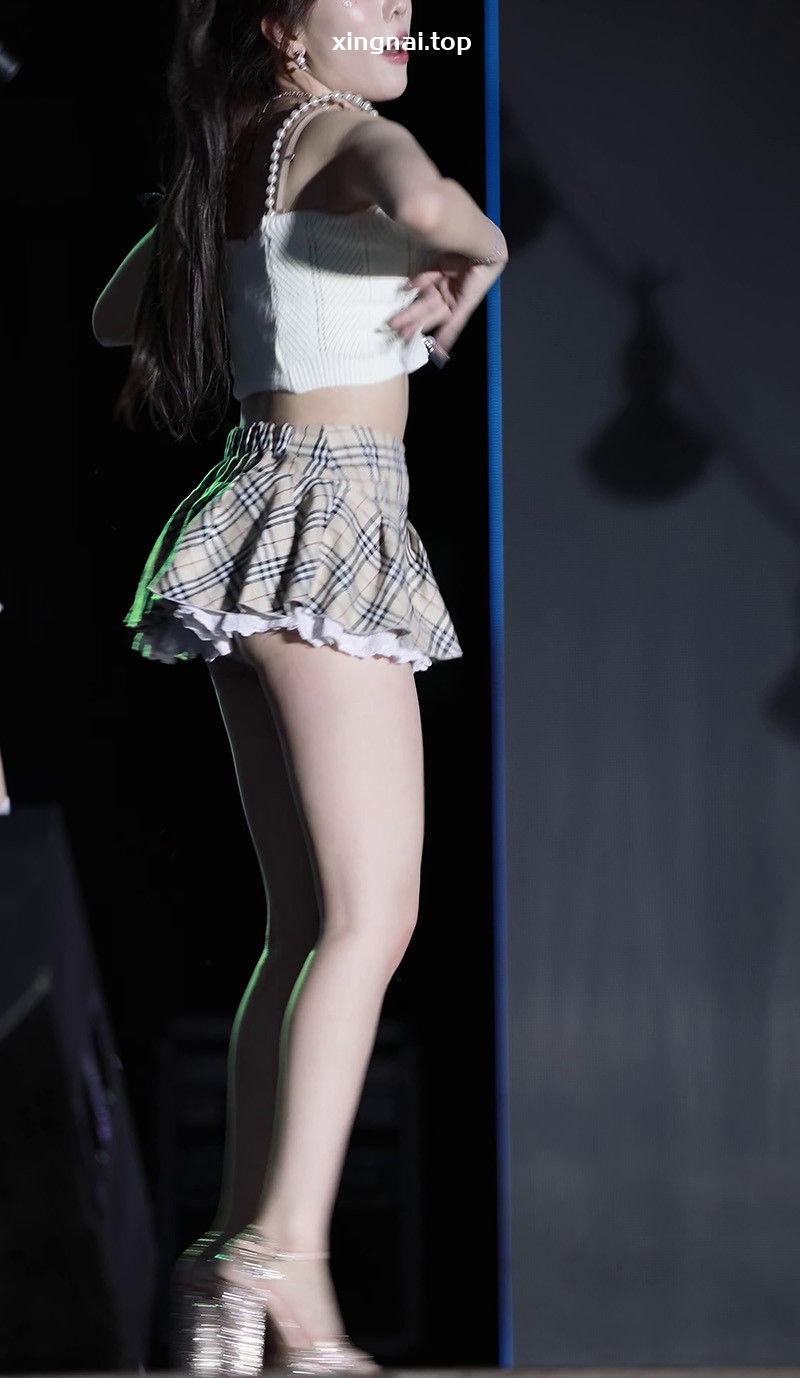 [饭拍]韩国女团Girl Crush ZIA-Rollin超短裙