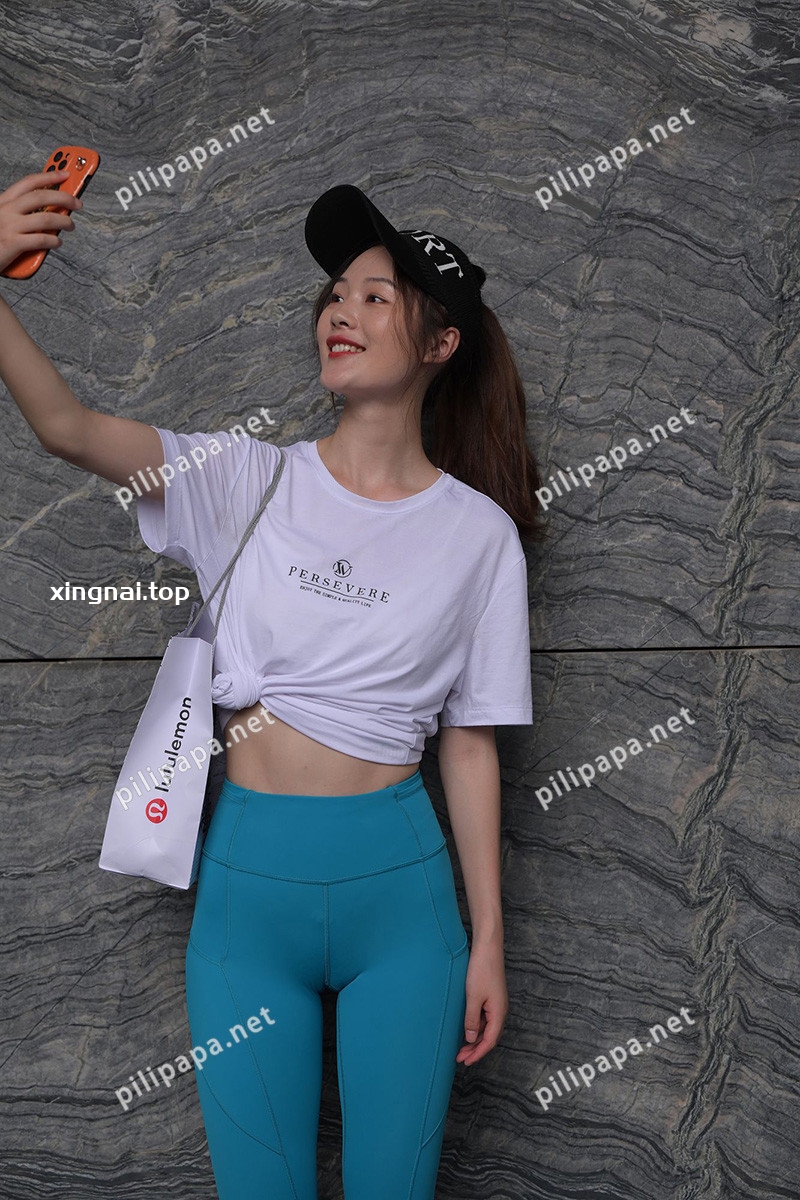[街拍]699.蓝色瑜伽裤小姐姐[图片/视频/9.60GB]