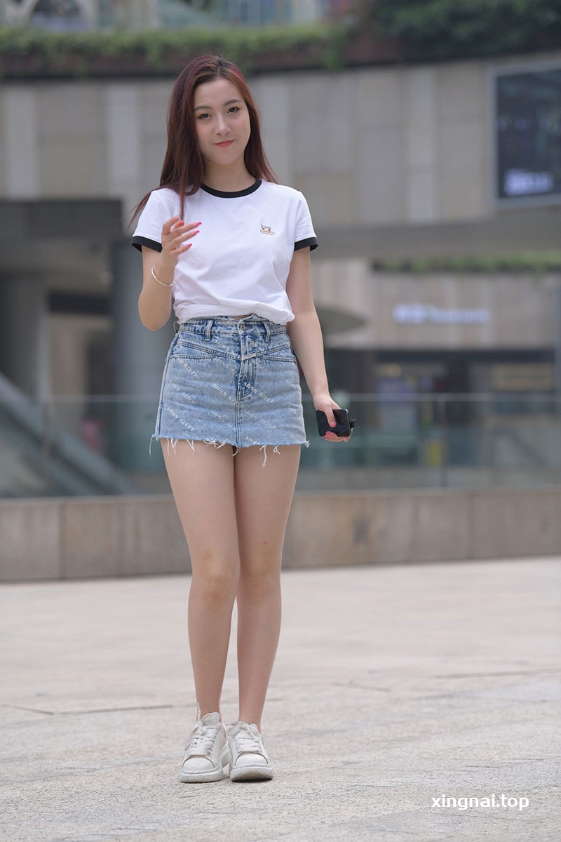 [街拍]741.蓝色牛仔热裤美女[图片/视频/7.67GB]