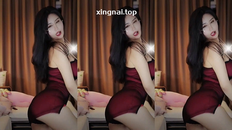 [主播]网易CC直播依阳BABY抖胸顶臀宝藏男孩