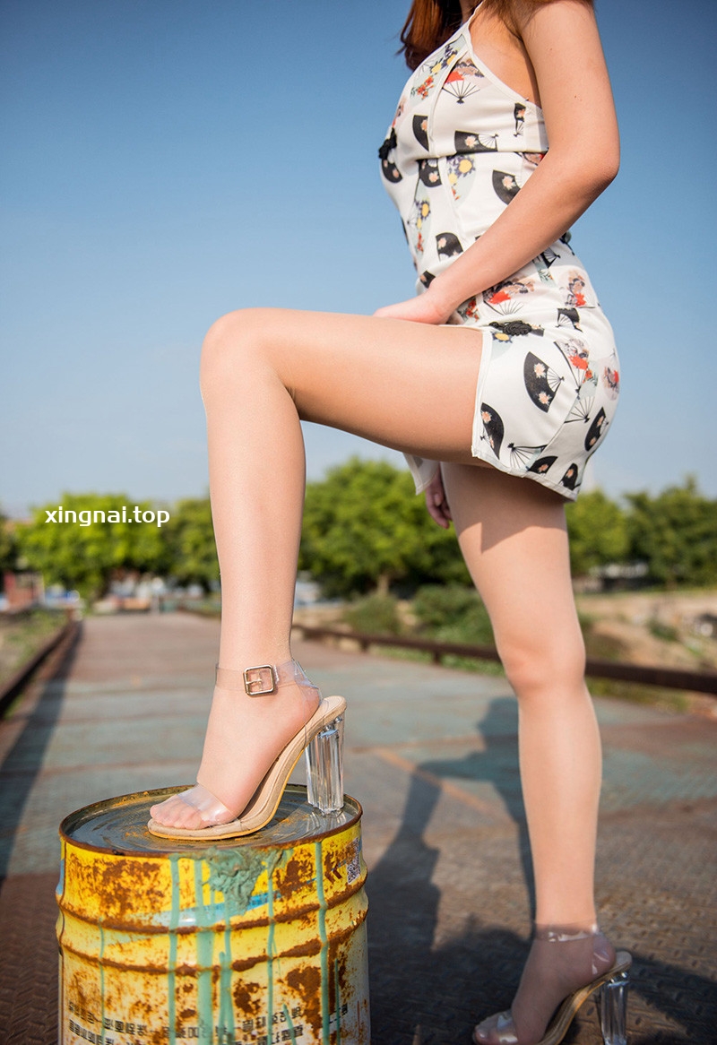 [街拍]F118.小透明DK街拍散心的轻水肉丝紧身裙[图片/视频/9.43GB]