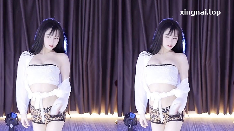 [主播]虎牙主播沪娱-许痛苦表情豹纹热裤热舞