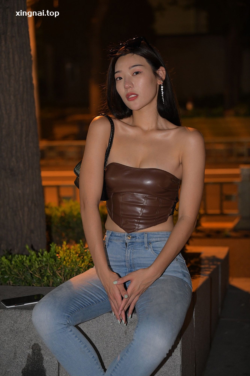 [街拍]778.夜拍蓝色牛仔裤美女[图片/视频/6.85GB]