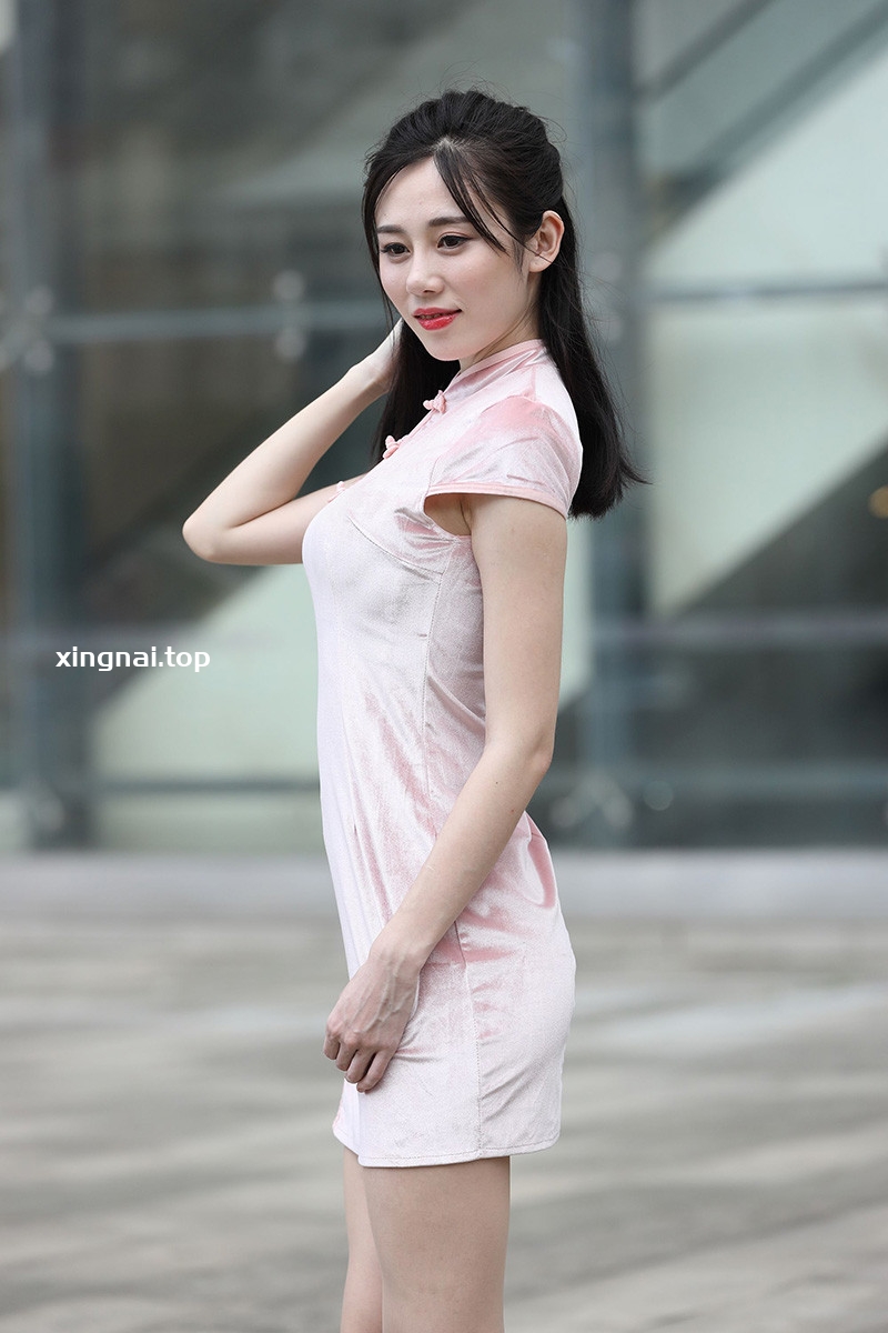 [街拍]F142.极品粉色旗袍肉丝美腿美眉[图片/视频/7.28G]