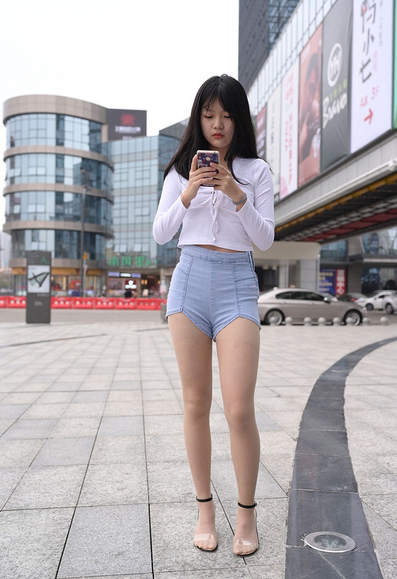 [街拍]F177.热裤的小默默[图片/视频/8.07GB]