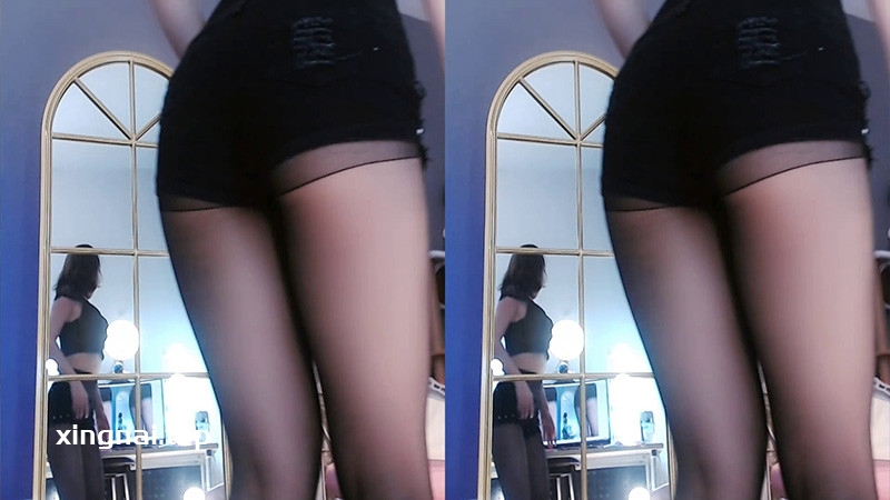 [主播]虎牙主播御姐话社玉兔定制黑丝抖臀表情舞2则