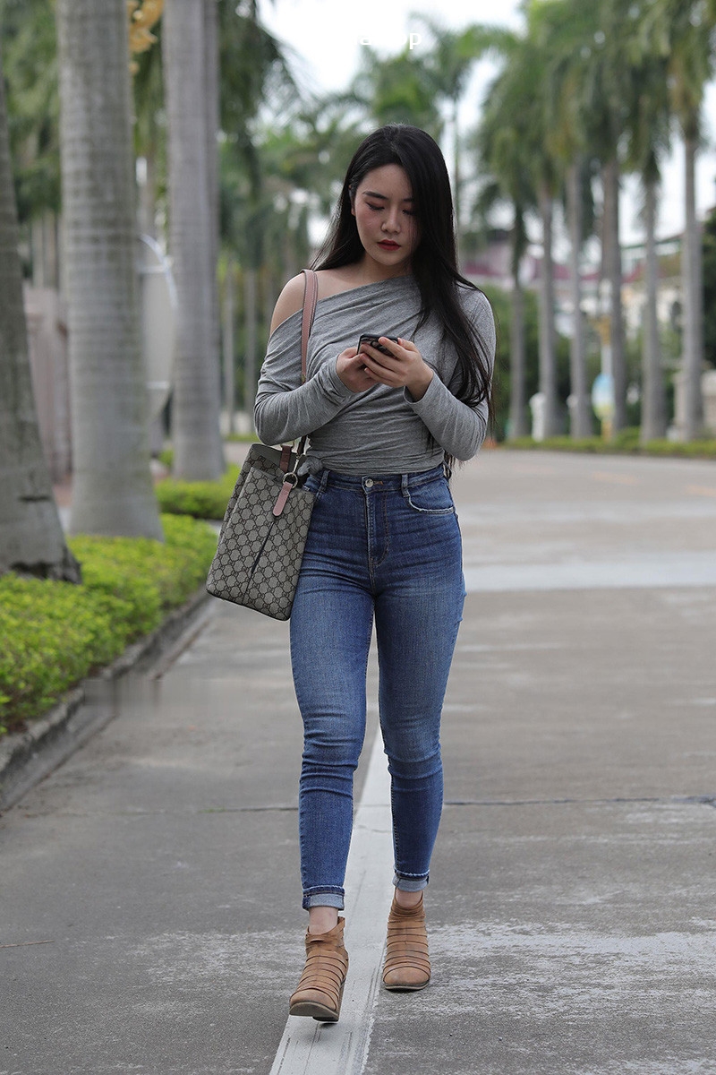 [街拍]104.极品居家紧牛美少妇[图片/视频/5.52G]