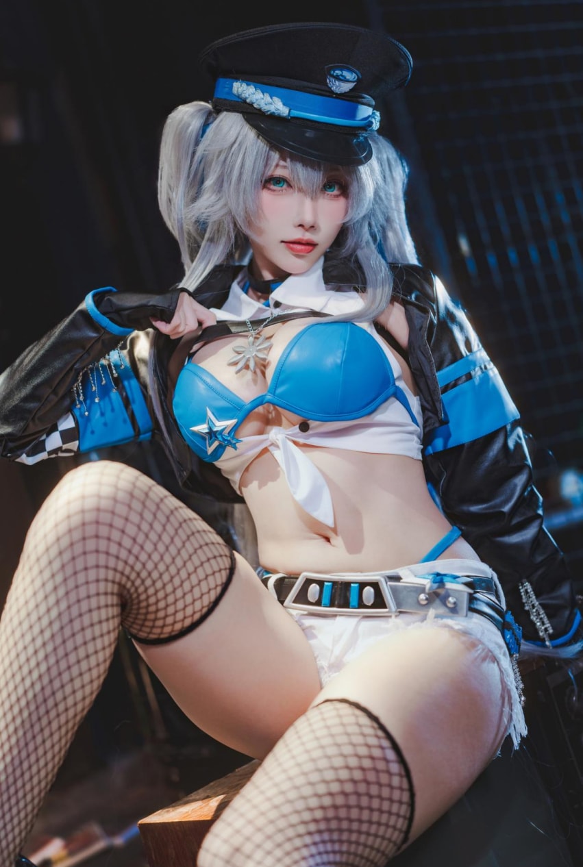 宫本桜 – NO.26 交错战线 刃齿女警[22P-392MB]