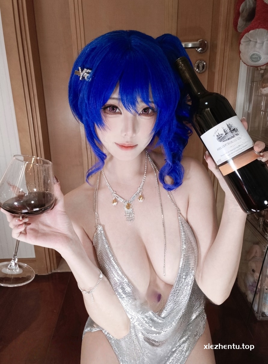 蜜汁猫裘 NO.123 碧蓝航线 圣路易斯礼服自拍 [16P1V-1.23GB]